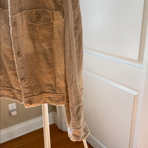 Tommy Bahama Tan linen Jean Jacket for Women - Picture 3 of 4